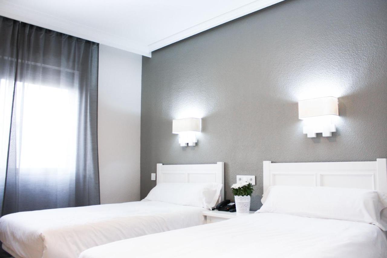 Hospedium Hotel Castilla Торрихос Экстерьер фото
